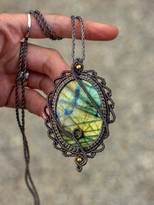Labradorite macrame necklace