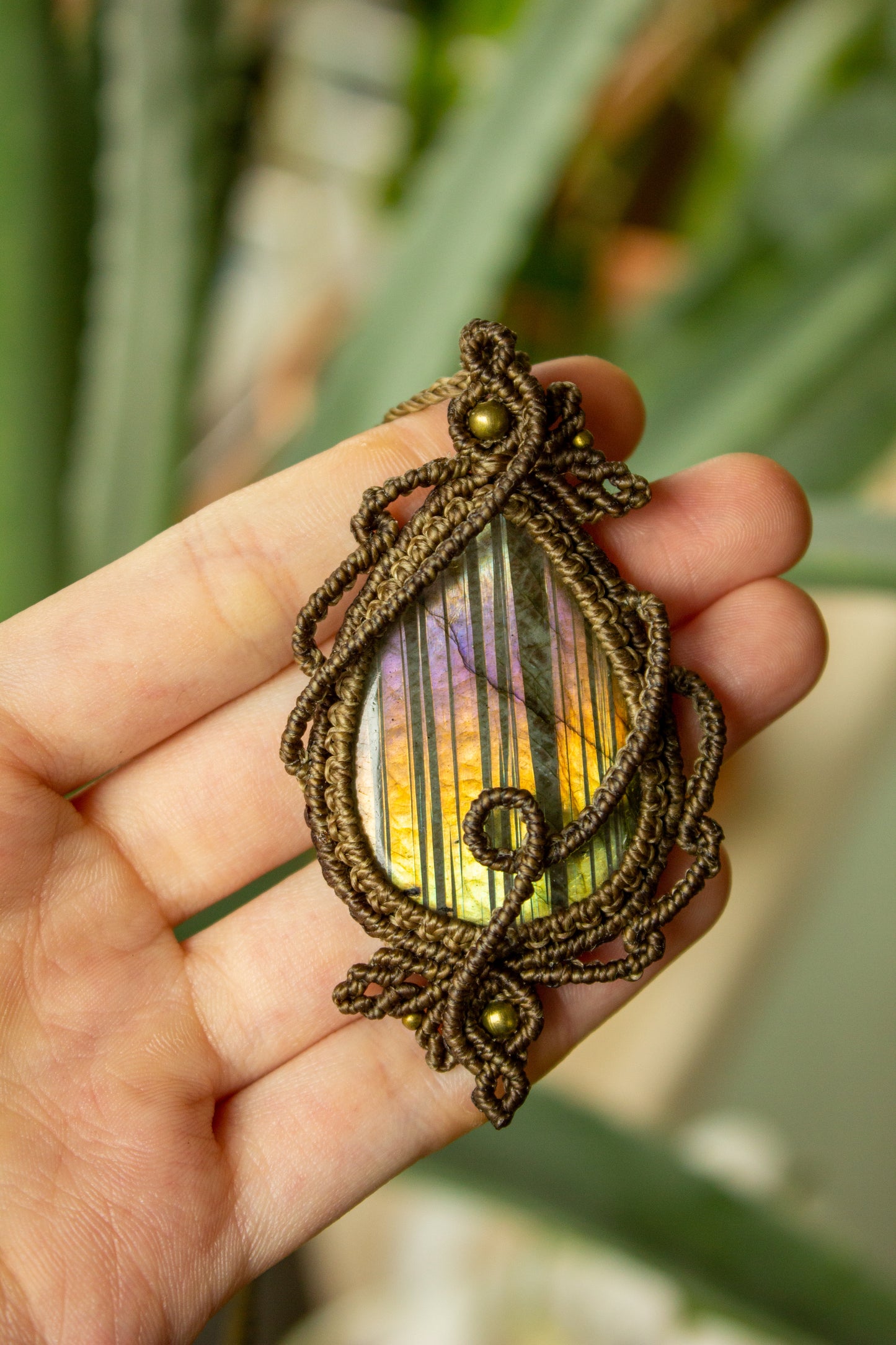 Autumn • Labradorite macrame necklace
