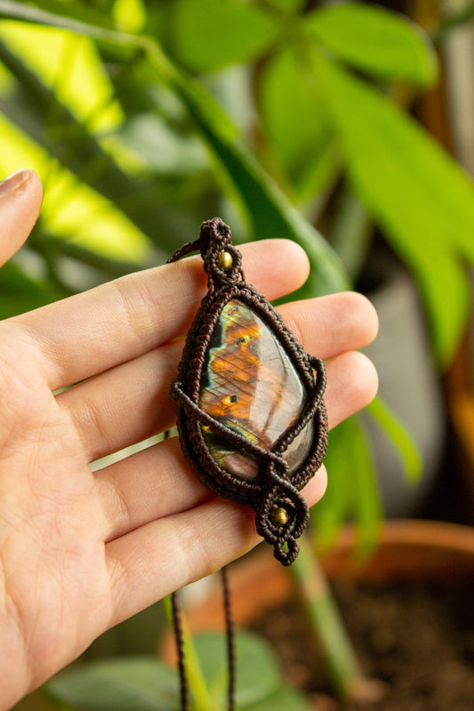 Scarlett • Labradorite macrame necklace