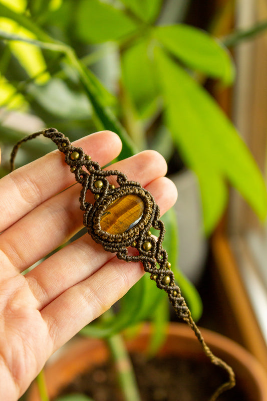 Lily • Tigers Eye macrame bracelet