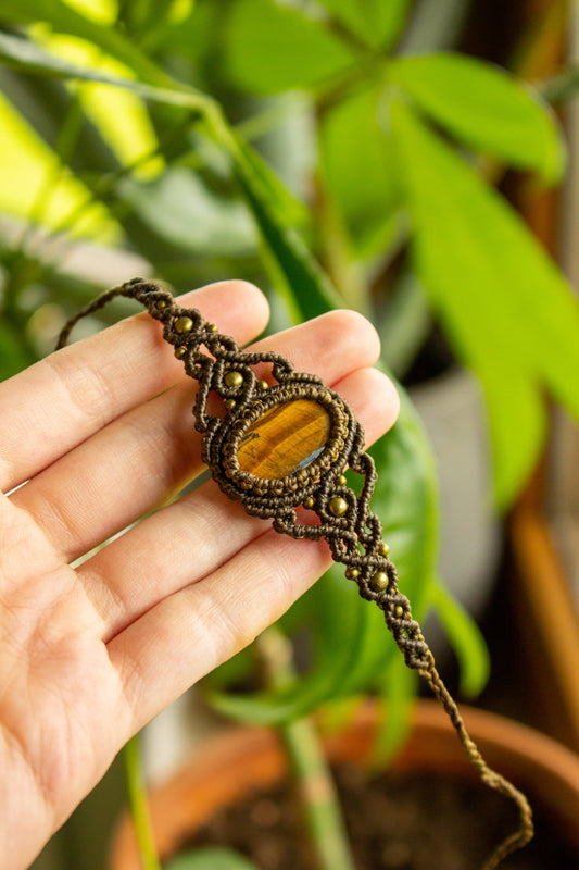 Lily • Tigers Eye macrame bracelet