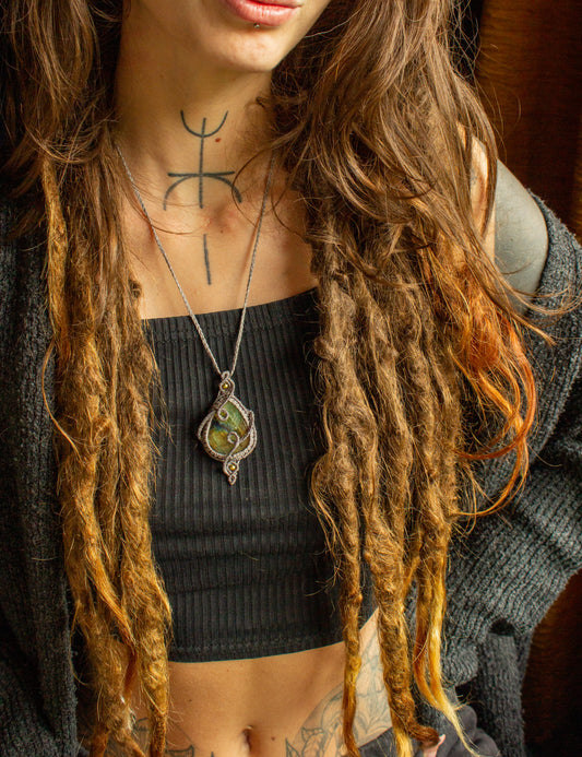 Sage • Labradorite macrame necklace