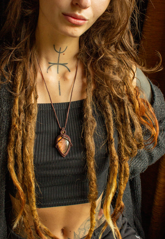 Charlotte • Labradorite macrame necklace