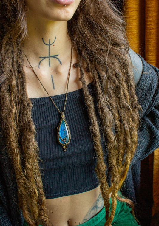 Ava • Labradorite macrame necklace