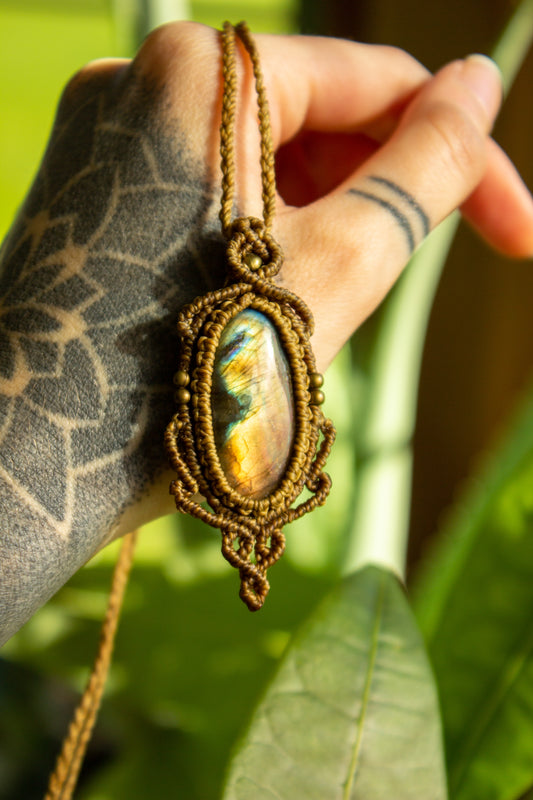 Fiona • Labradorite macrame necklace