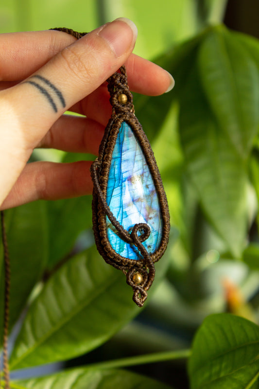 Ava • Labradorite macrame necklace