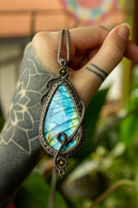 Leo • Labradorite macrame necklace