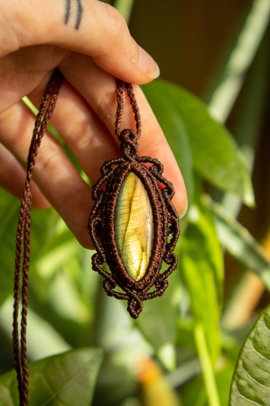 Lily • Labradorite macrame necklace