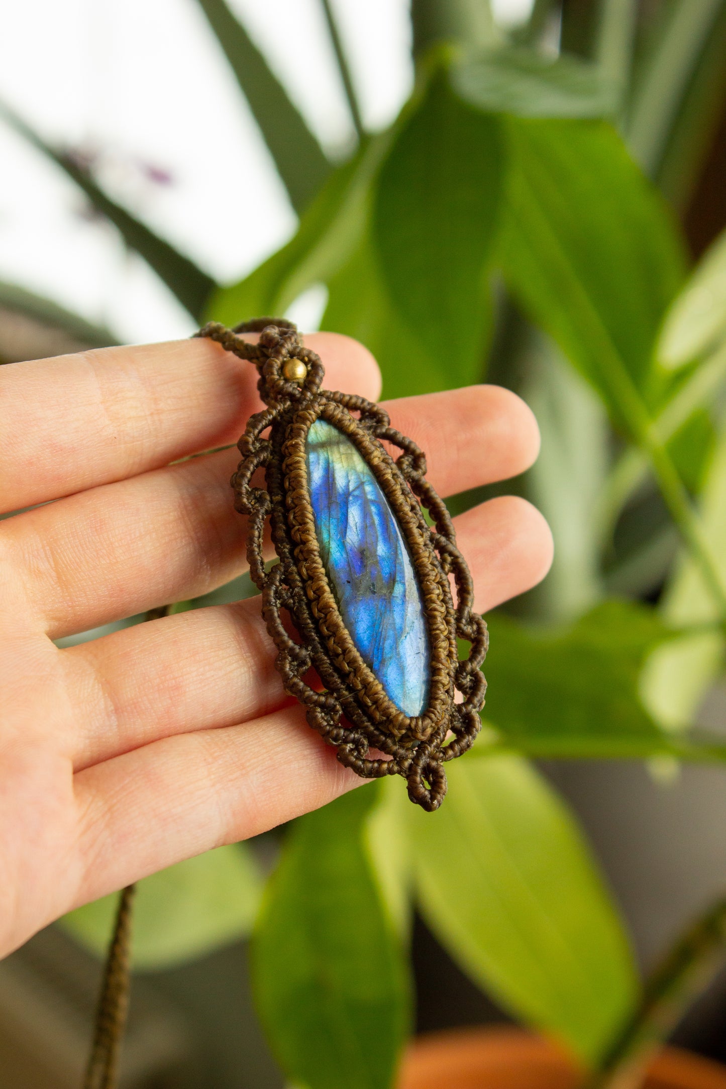 Linda • Labradorite macrame necklace