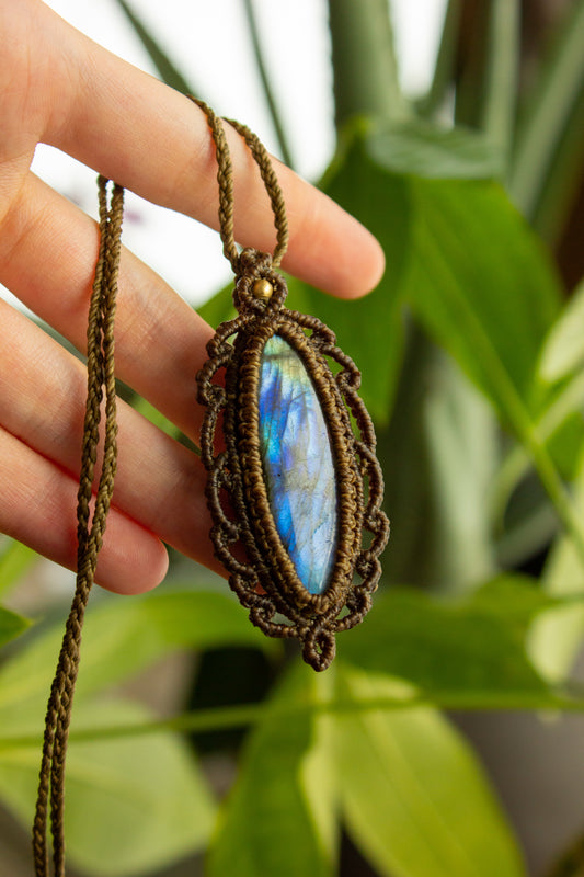 Linda • Labradorite macrame necklace