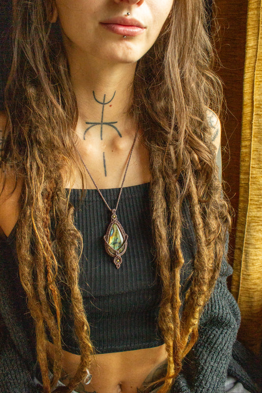 Phoebe • Rainbow Labradorite macrame necklace