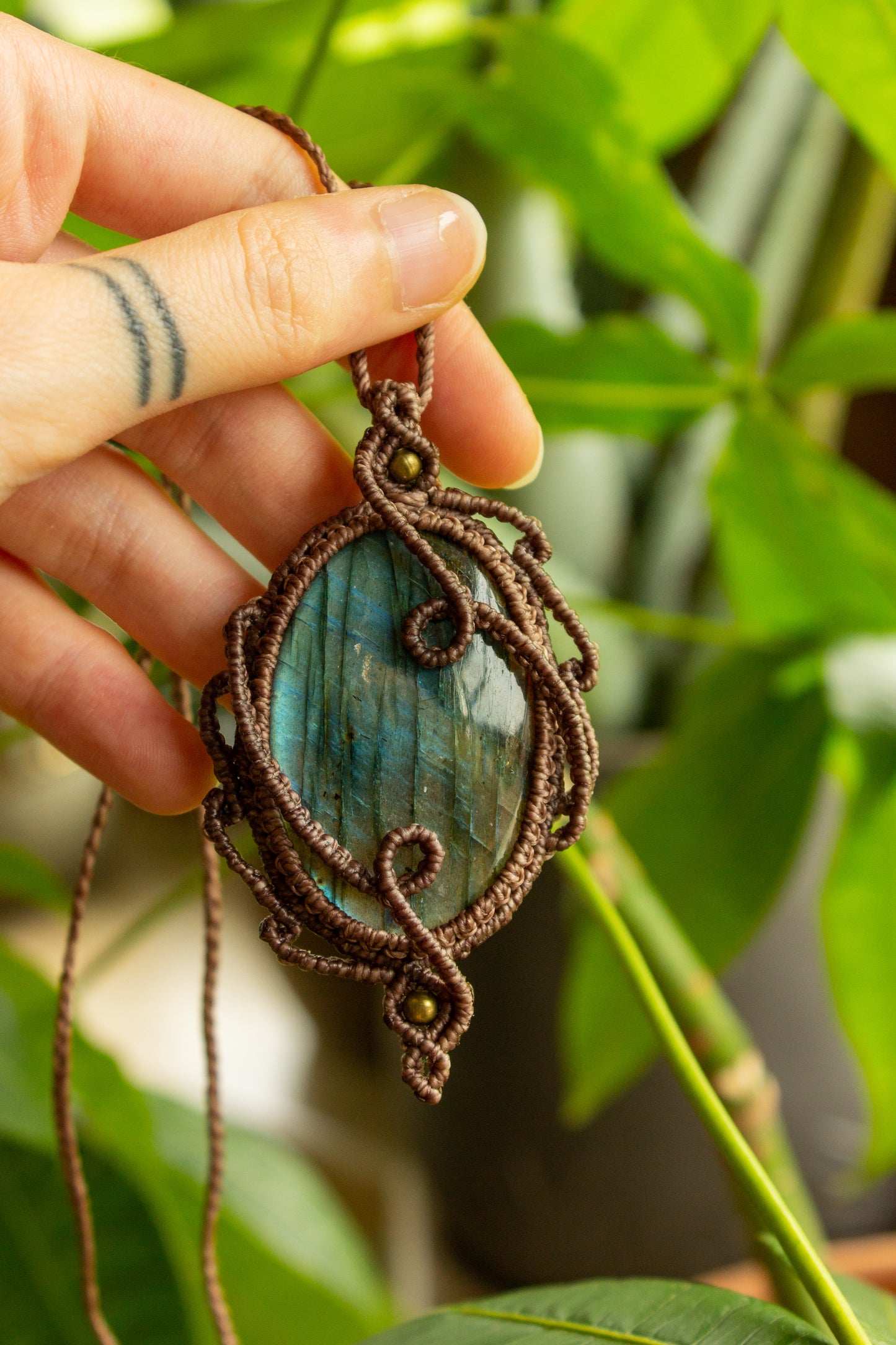 Nora • Labradorite macrame necklace