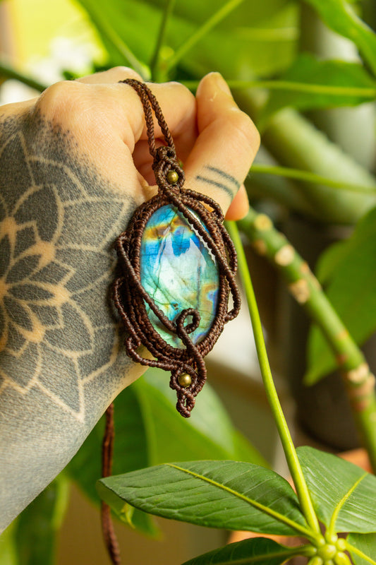 Lydia • Labradorite macrame necklace