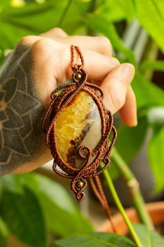 Giovanna • Septarian macrame necklace