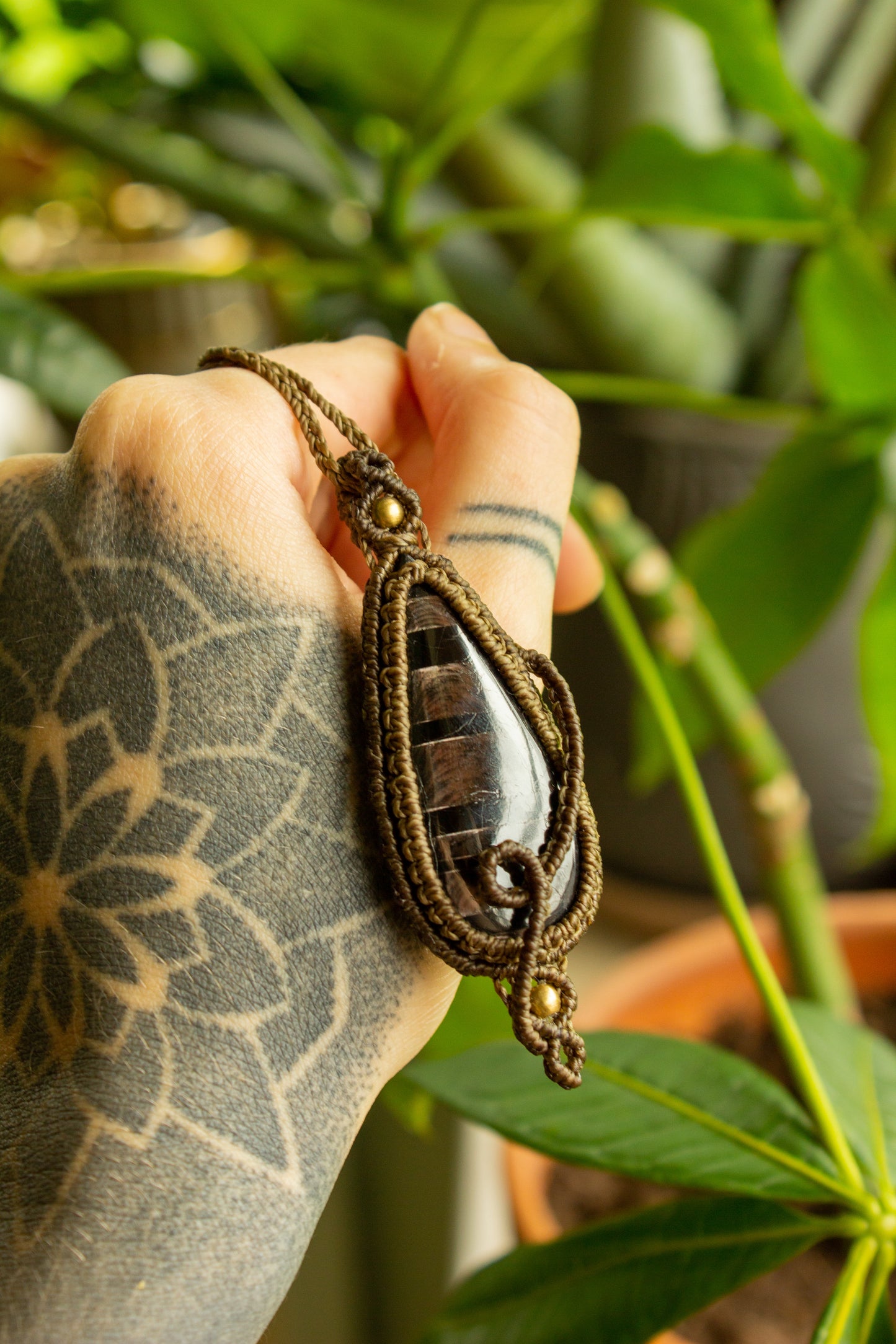 Liliana • Hypersthene macrame necklace