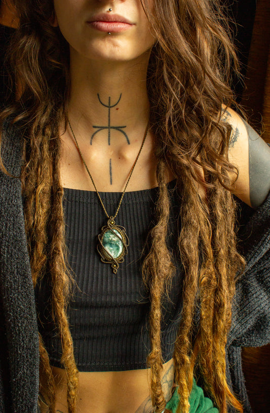 Vivian • Moss Agate macrame necklace