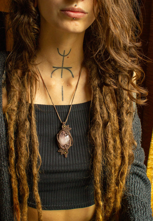 Viola • Rose Quartz macrame necklace