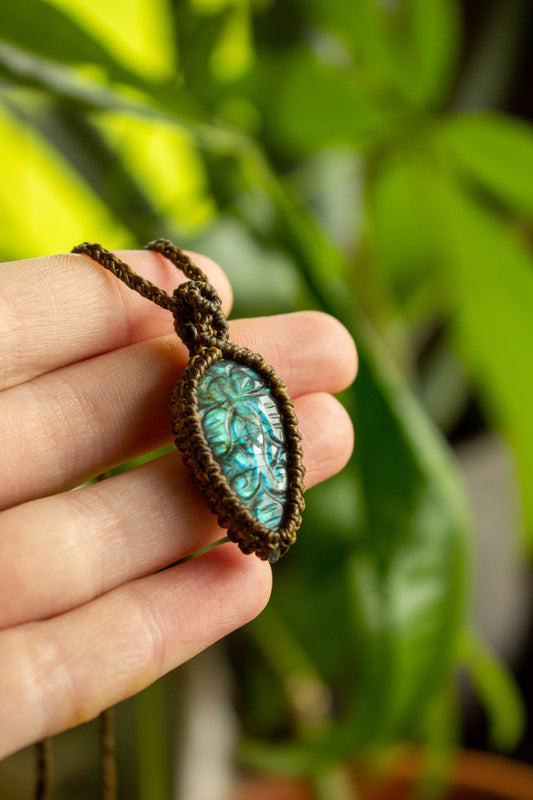 Mae • Carved Labradorite macrame necklace