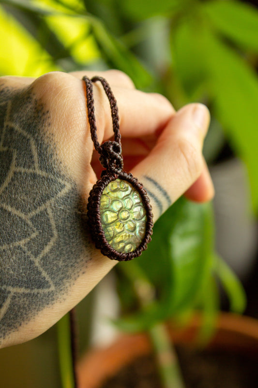 Lana • Carved Labradorite macrame necklace