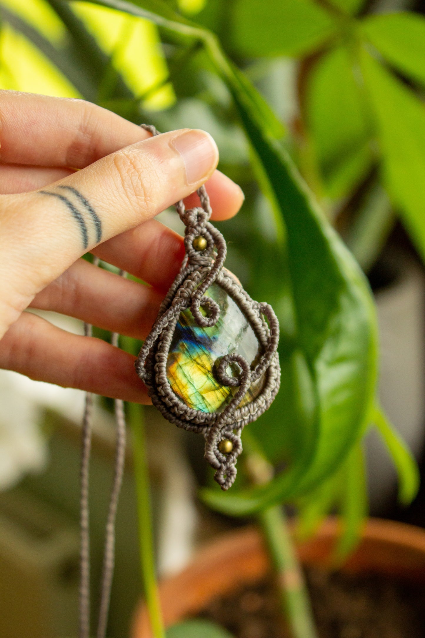 Sage • Labradorite macrame necklace
