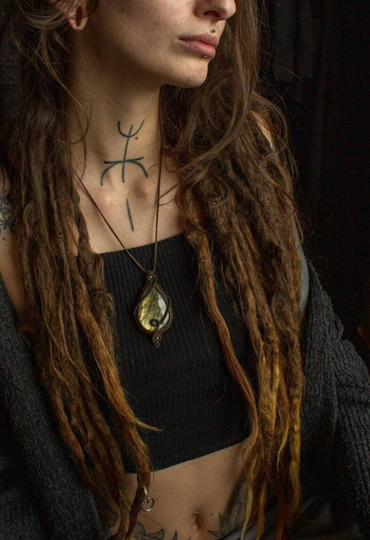 Labradorite macrame necklace