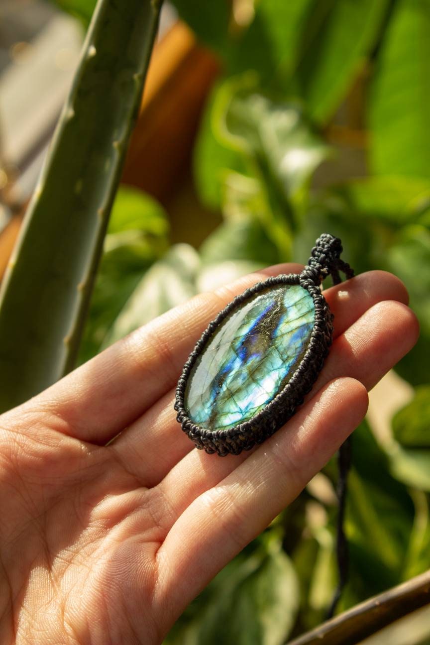 Daya • Labradorite macrame necklace