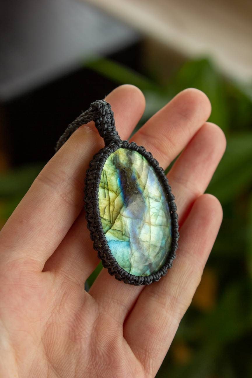 Daya • Labradorite macrame necklace