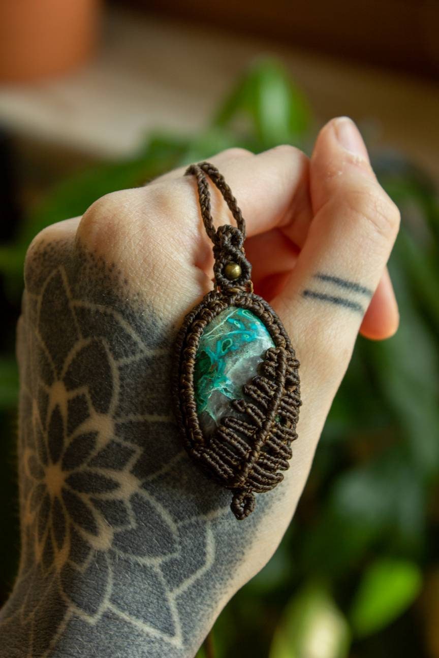 Lisa • Chrysocolla Malachite macrame necklace