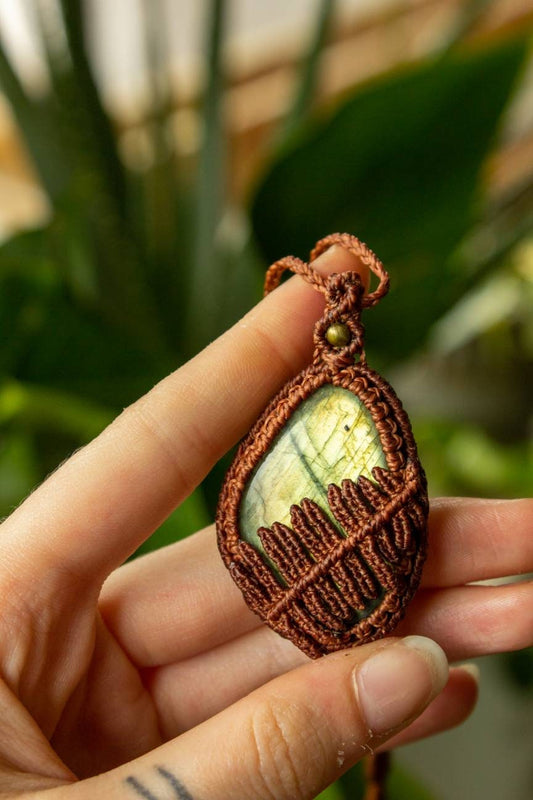 Eloise • Labradorite fern macrame necklace